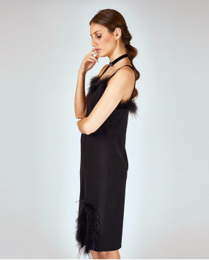 VESTIDO PLUMAS NEGRO 2