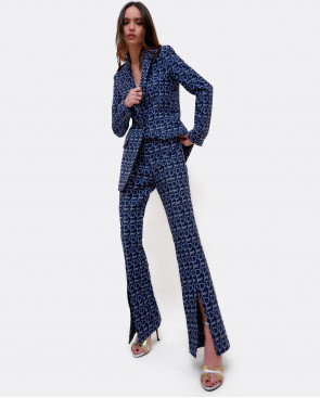 PANTALON CON APERTURAS...