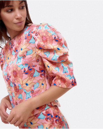 TOP MANGAS ABULLONADAS CREP ESTAMPADO...