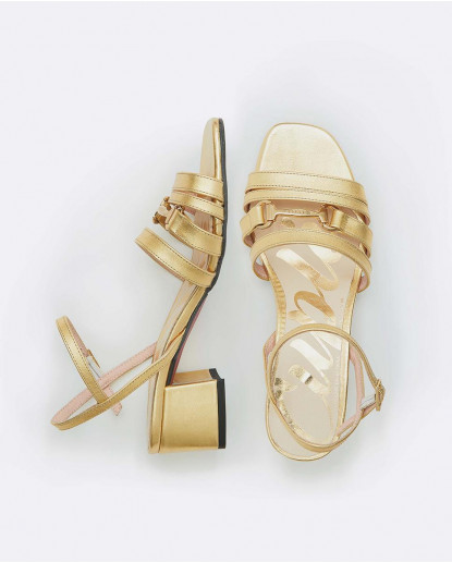 SANDALIA TIRAS NAPA METALIZADO ORO