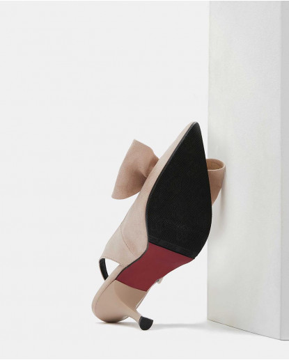 SALÓN DESTALONADO CON LAZADA...