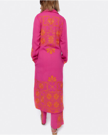 CHAQUETA LARGA BORDADO ALGODON FUCSIA