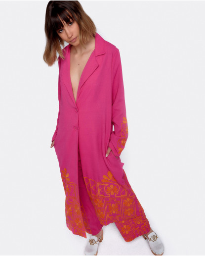 CHAQUETA LARGA BORDADO ALGODON FUCSIA
