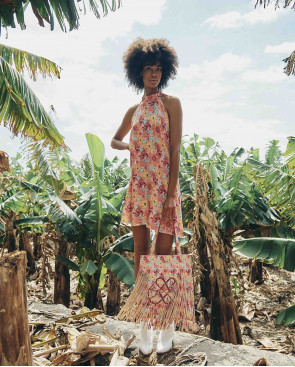 VESTIDO MINI ESCOTE HALTER...