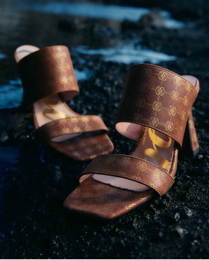 SANDALIA PALA NAPA LOGOS...