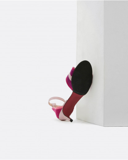 SANDALIA GEOMETRICA TACON MEDIO...