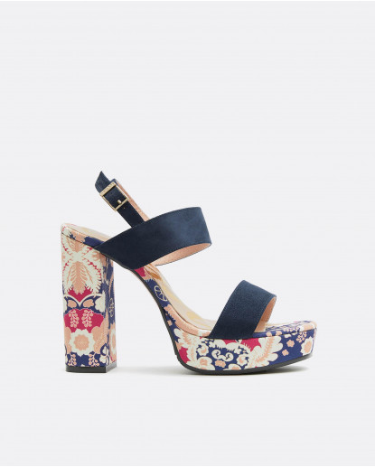 SANDALIA TACON SATEN ESTAMPADO VALIENTE