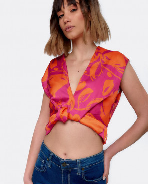 TOP ESCOTE PICO CON NUDO... 2