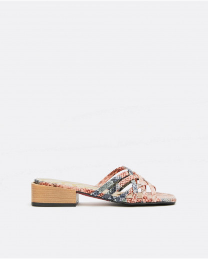 SANDALIA TIRAS CRUZADAS SERPIENTE...