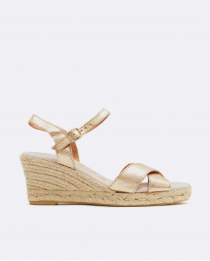 CUÑA TIRAS CRUZADAS NAPA ORO