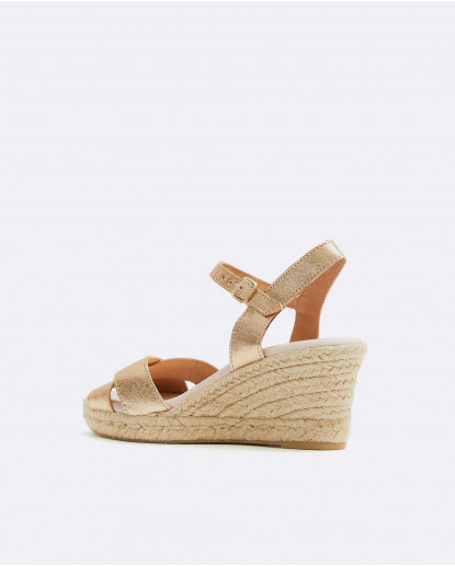 CUÑA TIRAS CRUZADAS NAPA ORO